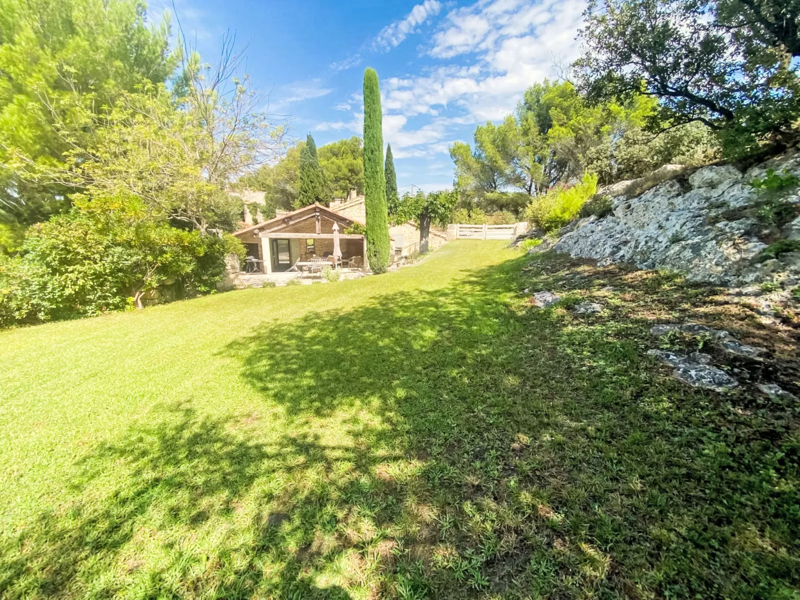 Mas du Castelet-Outside