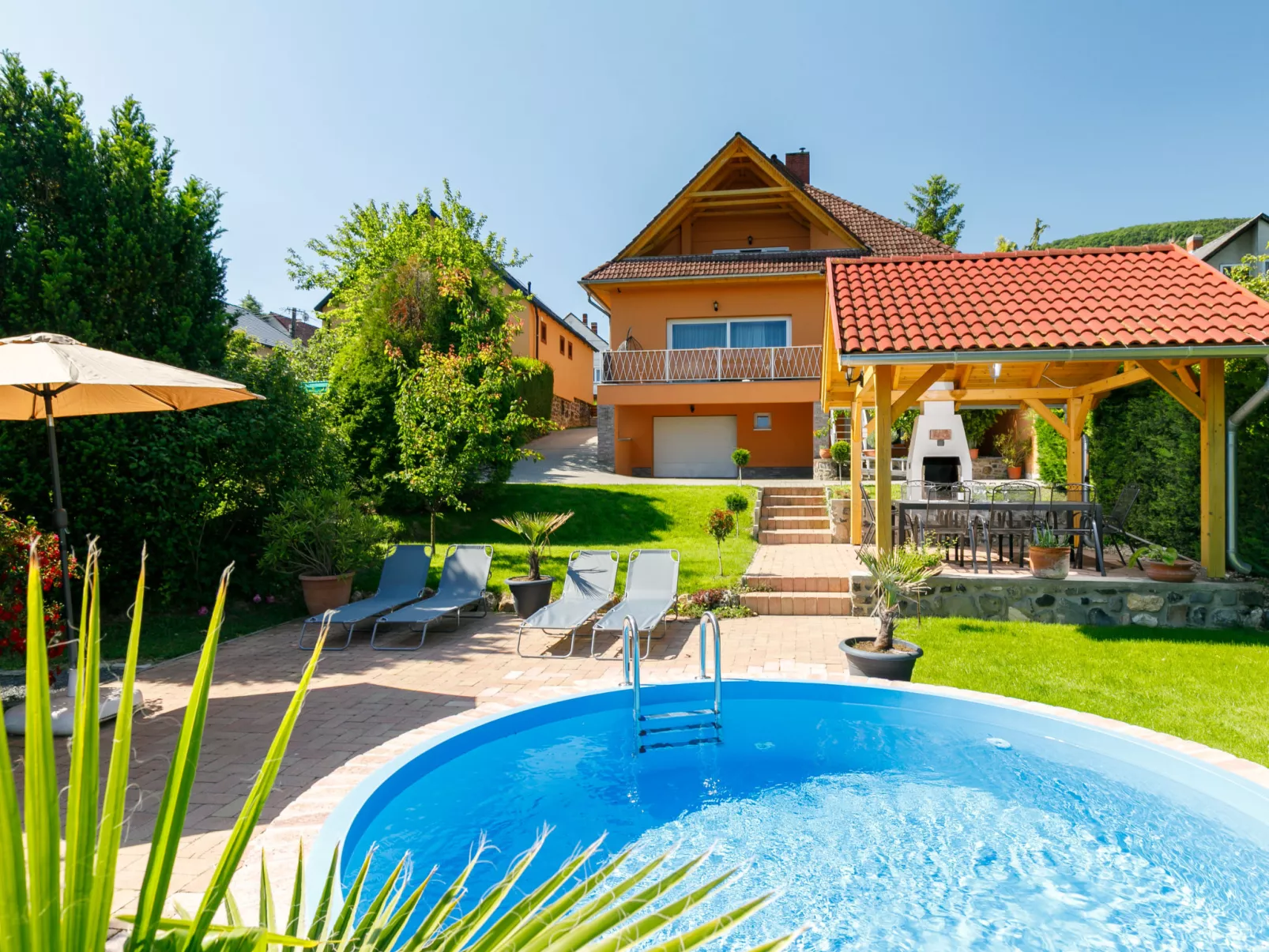 Beate - 10400901