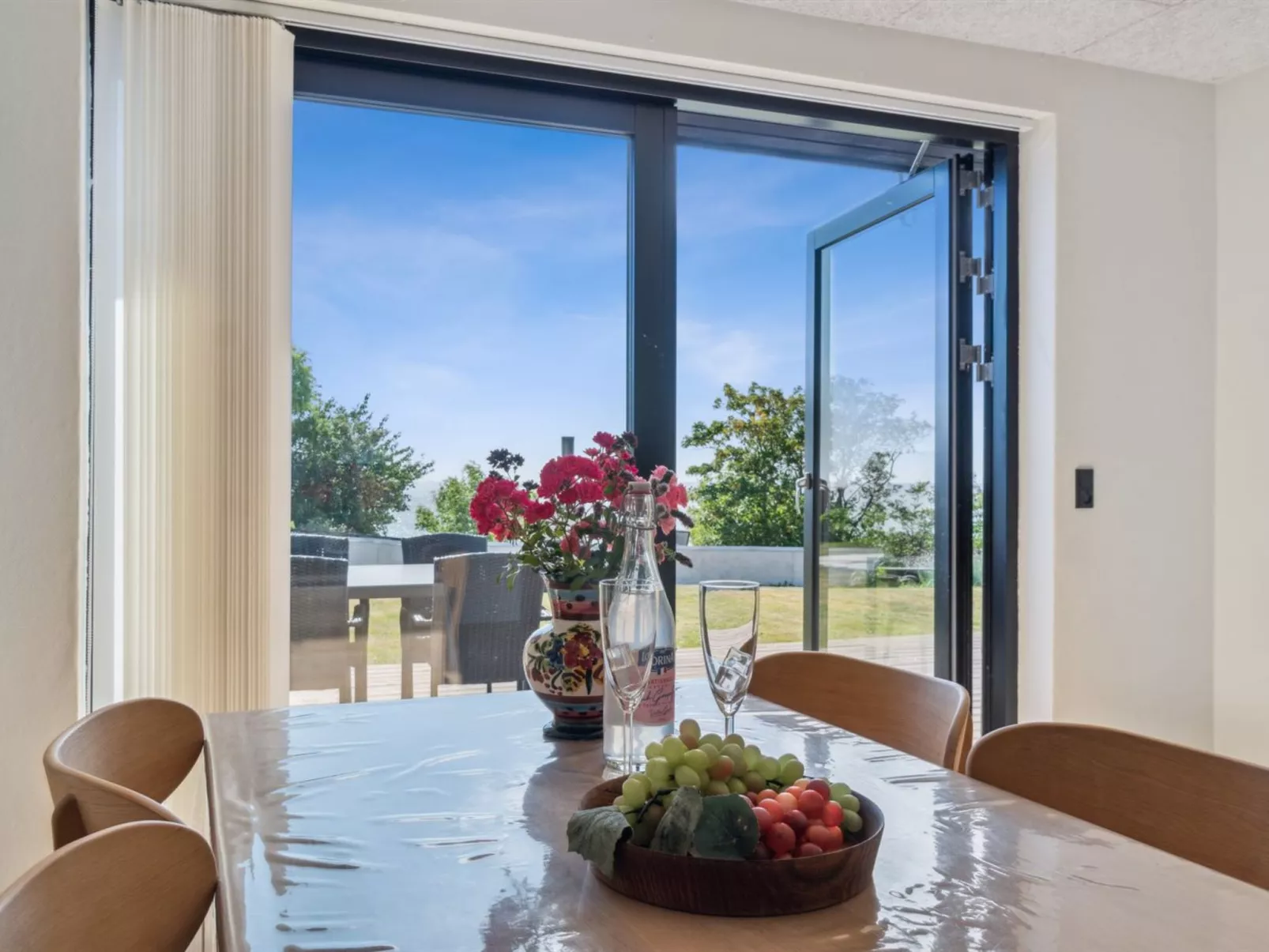 "Vojdanka" - 50m from the sea-Inside