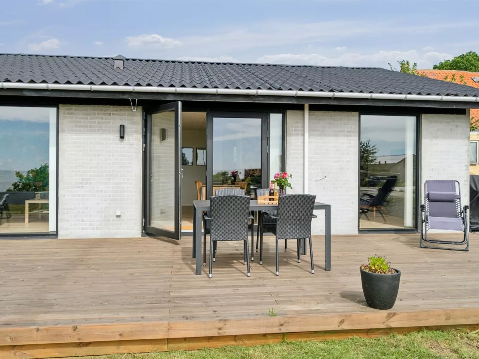 "Rico" - 50m from the sea-Outside