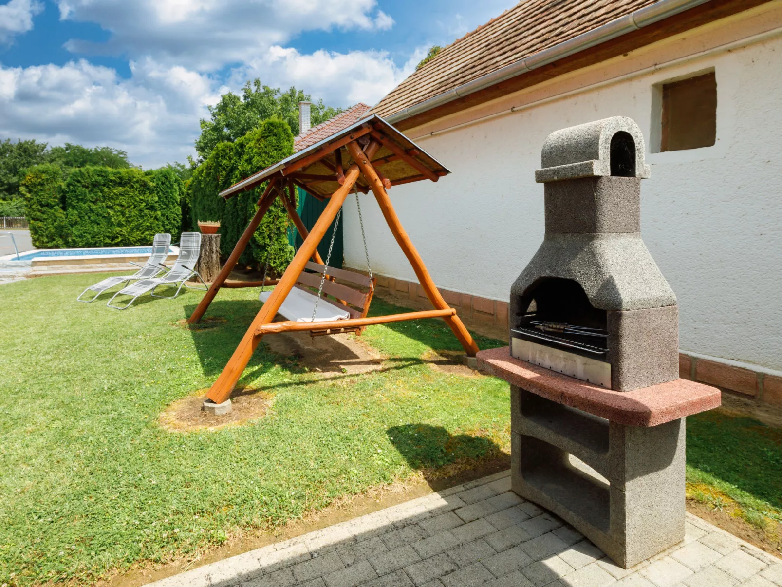 Brigi-Outside