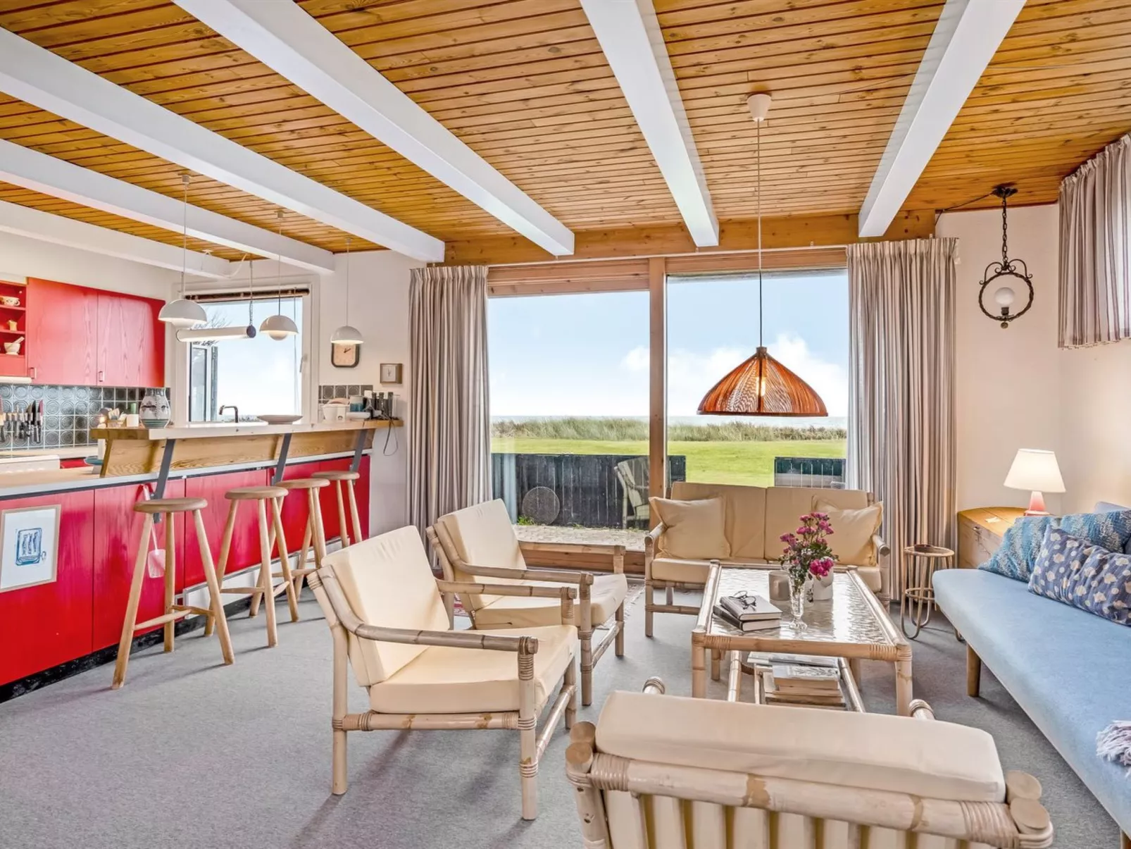 "Snioulf" - 10m from the sea-Drinnen