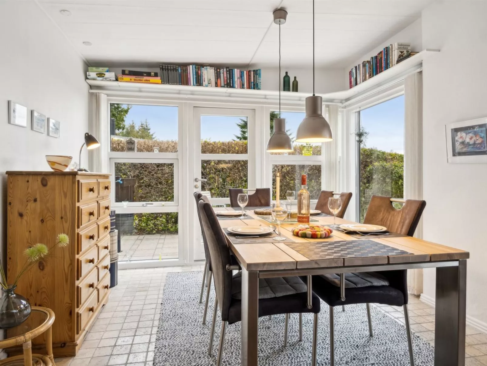 "Yngvy" - 500m from the sea-Inside