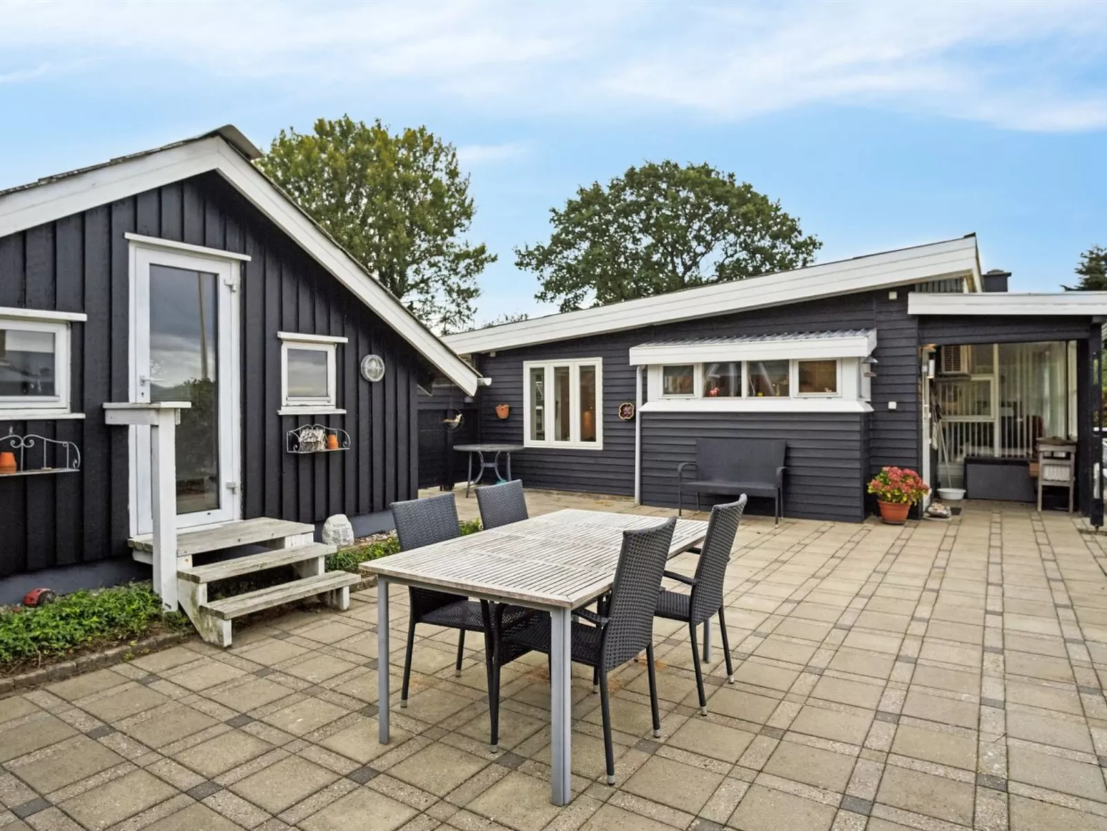 "Yngvy" - 500m from the sea-Outside