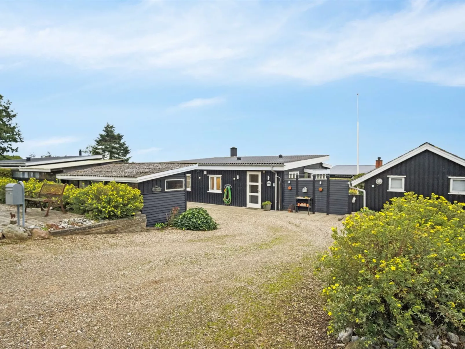 "Yngvy" - 500m from the sea-Outside