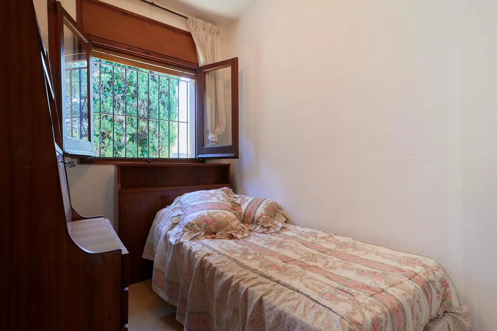 Masso-Bedroom