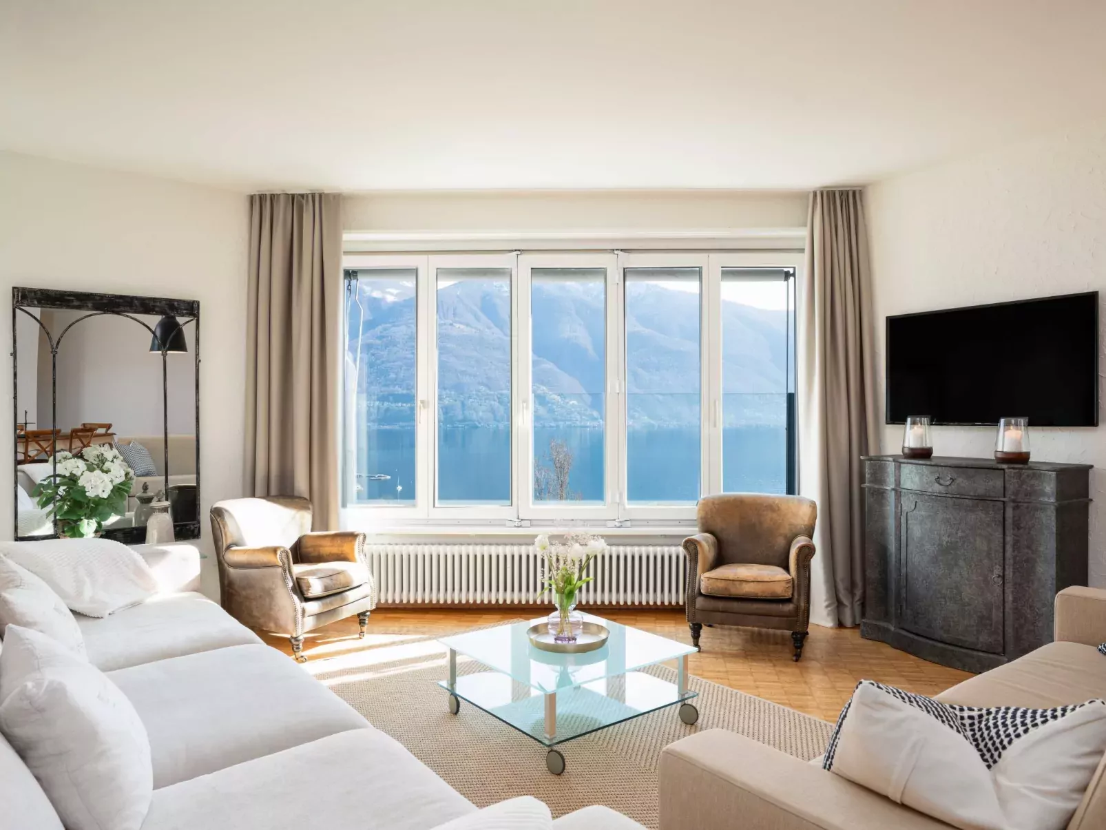 Suite Modern - Inside