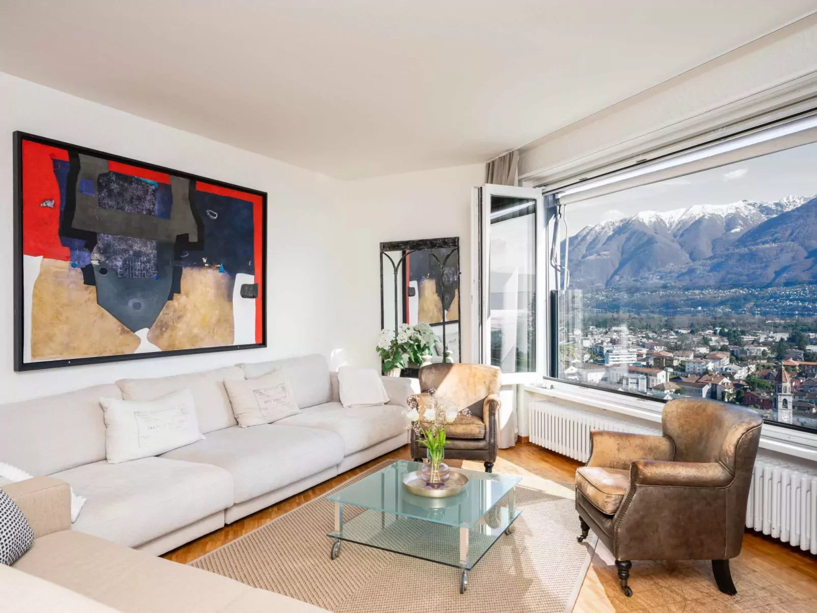 Suite Modern - Inside