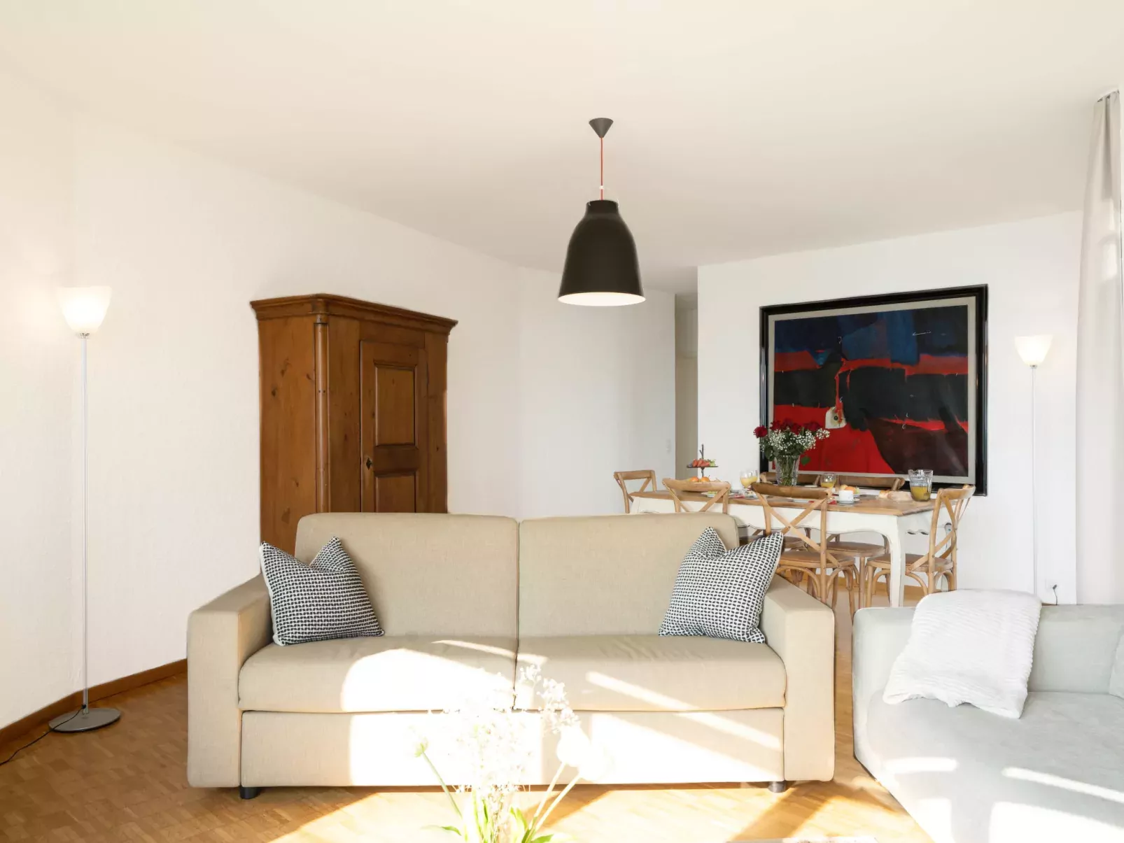 Suite Modern - Inside