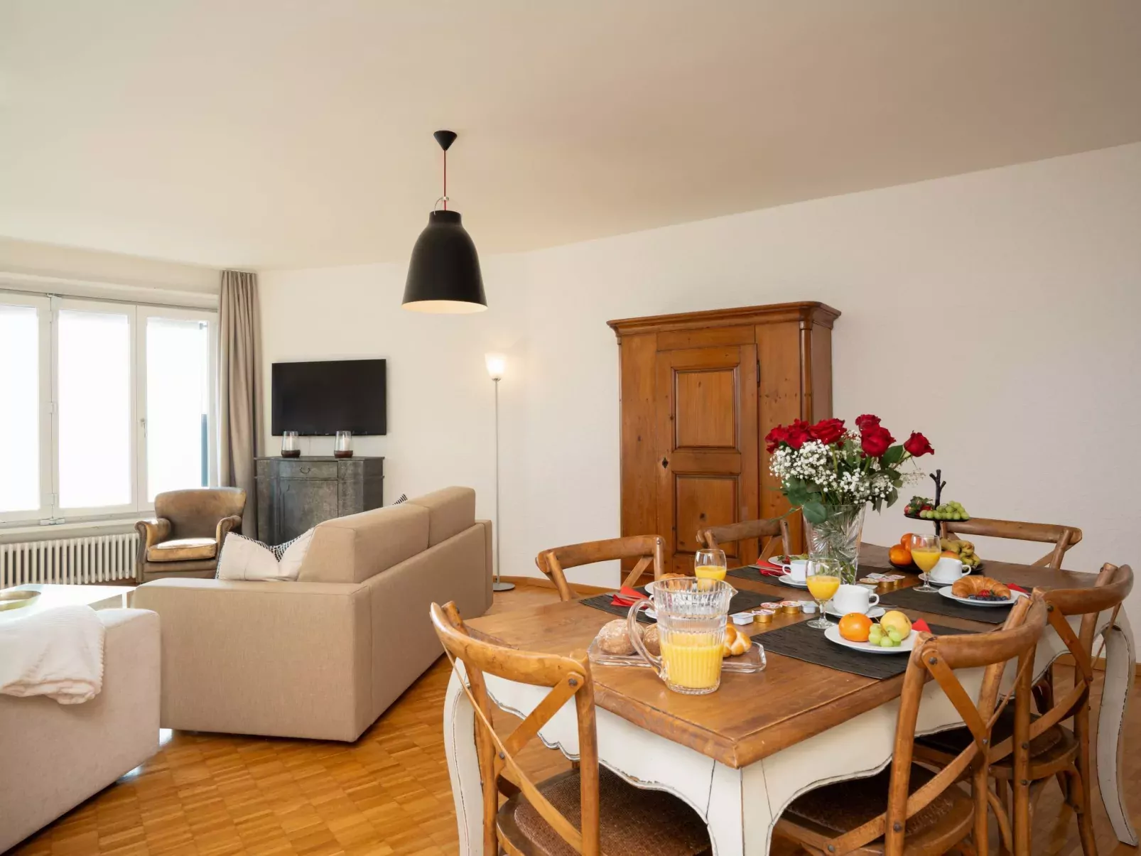 Suite Modern - Inside