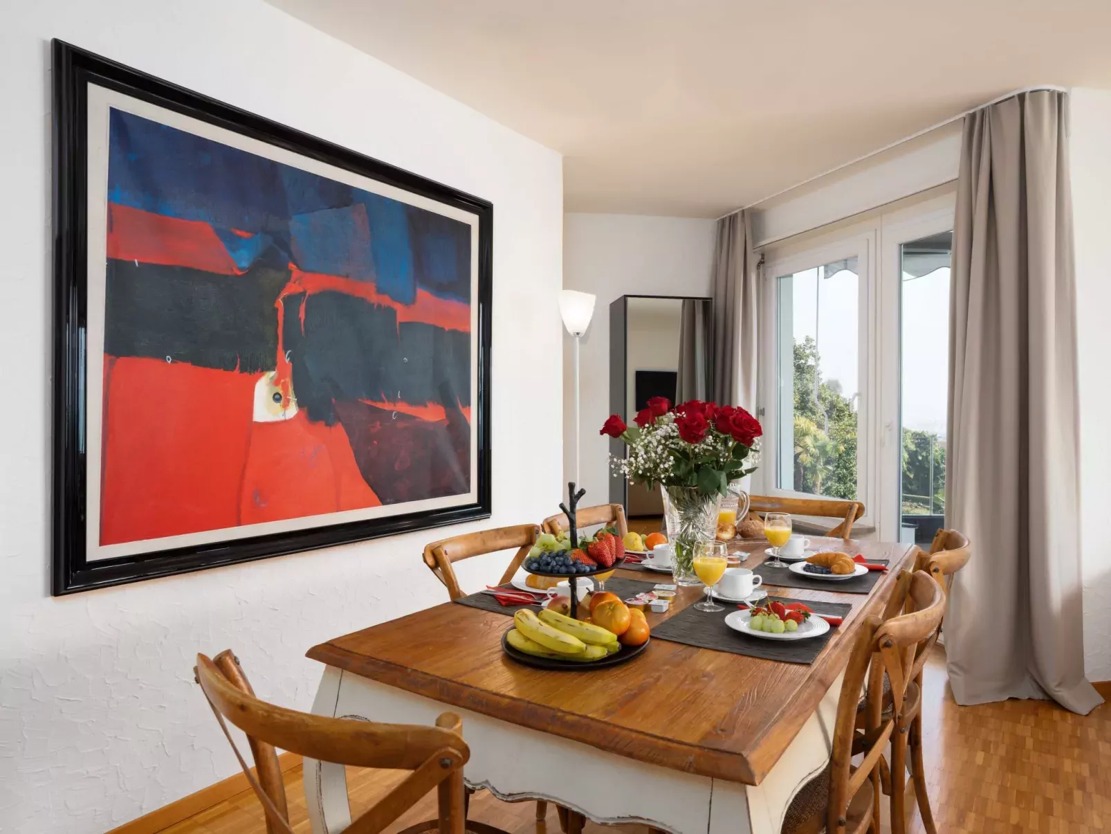 Suite Modern - Inside