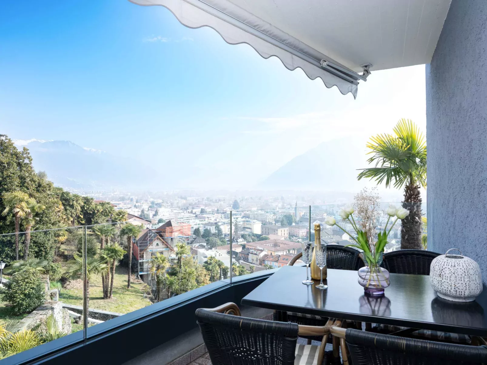 Suite Modern - Outside