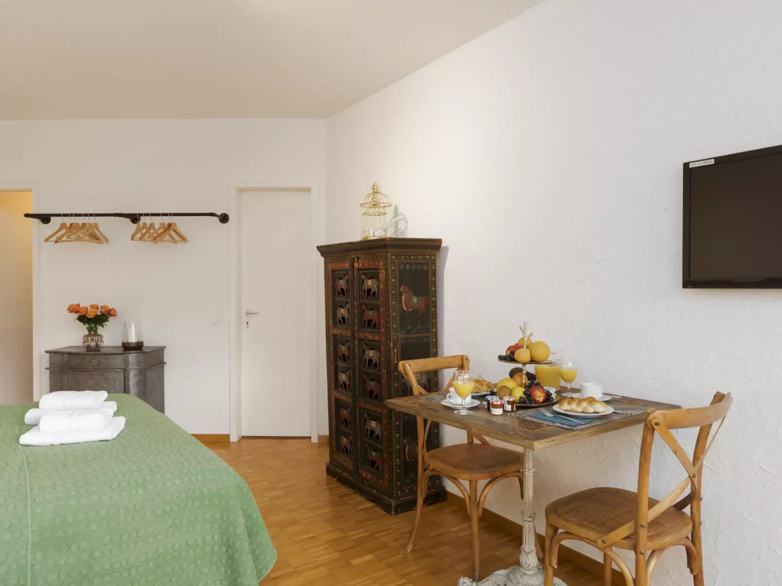 Double Room Modern - Inside