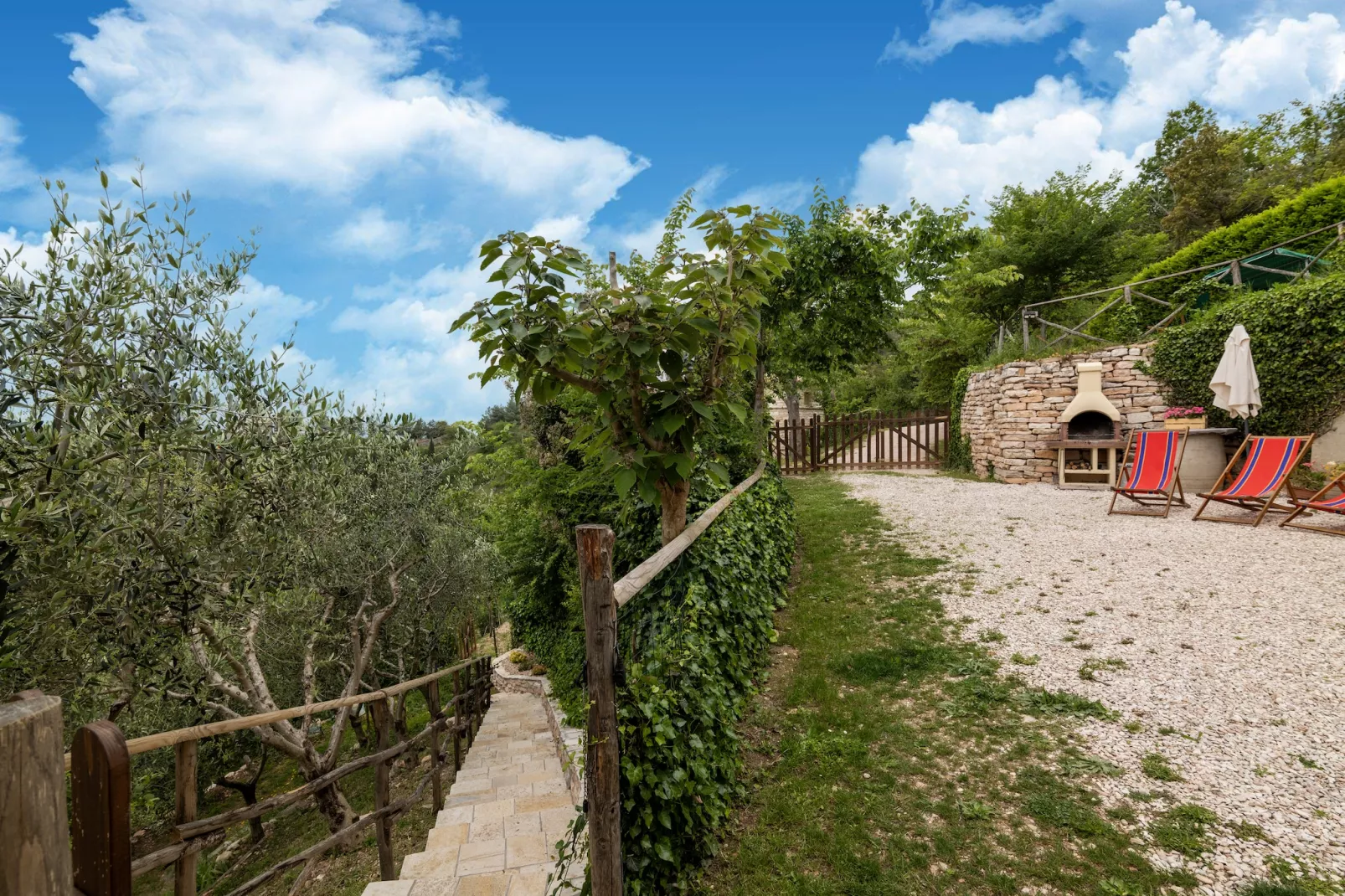 Il Conio Ginestra-Gardens summer