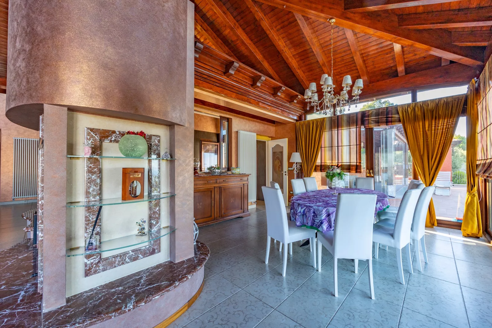 Villa Rosaria-Dining room