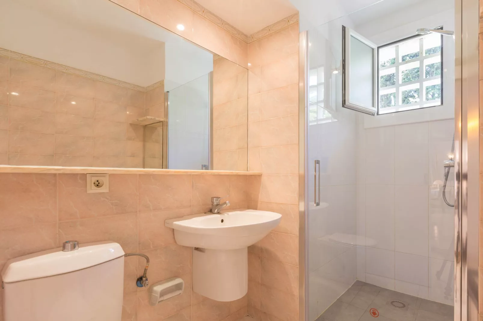 Pandora  Pl.-Badezimmer