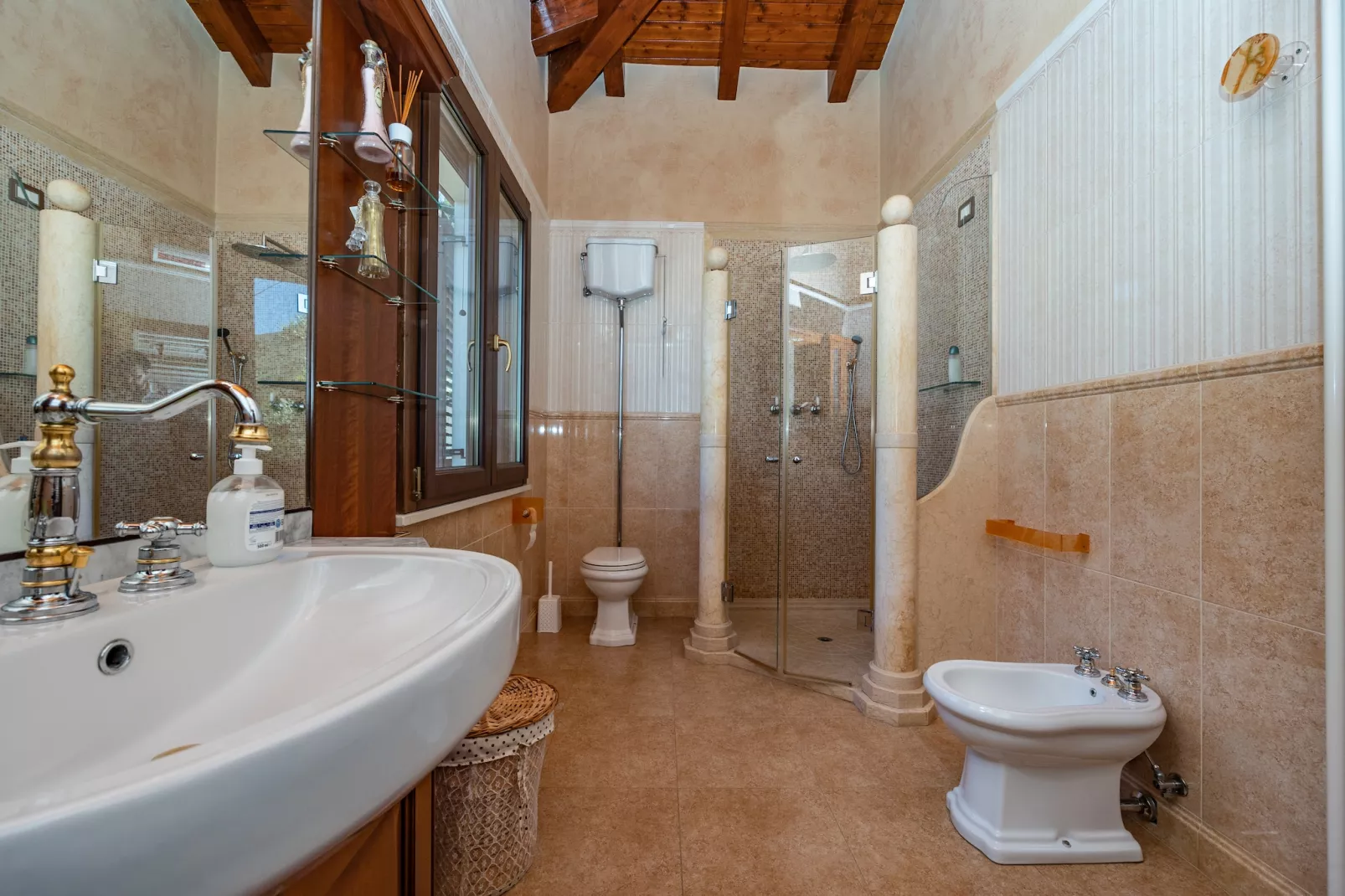 Villa Rosaria-Bathroom