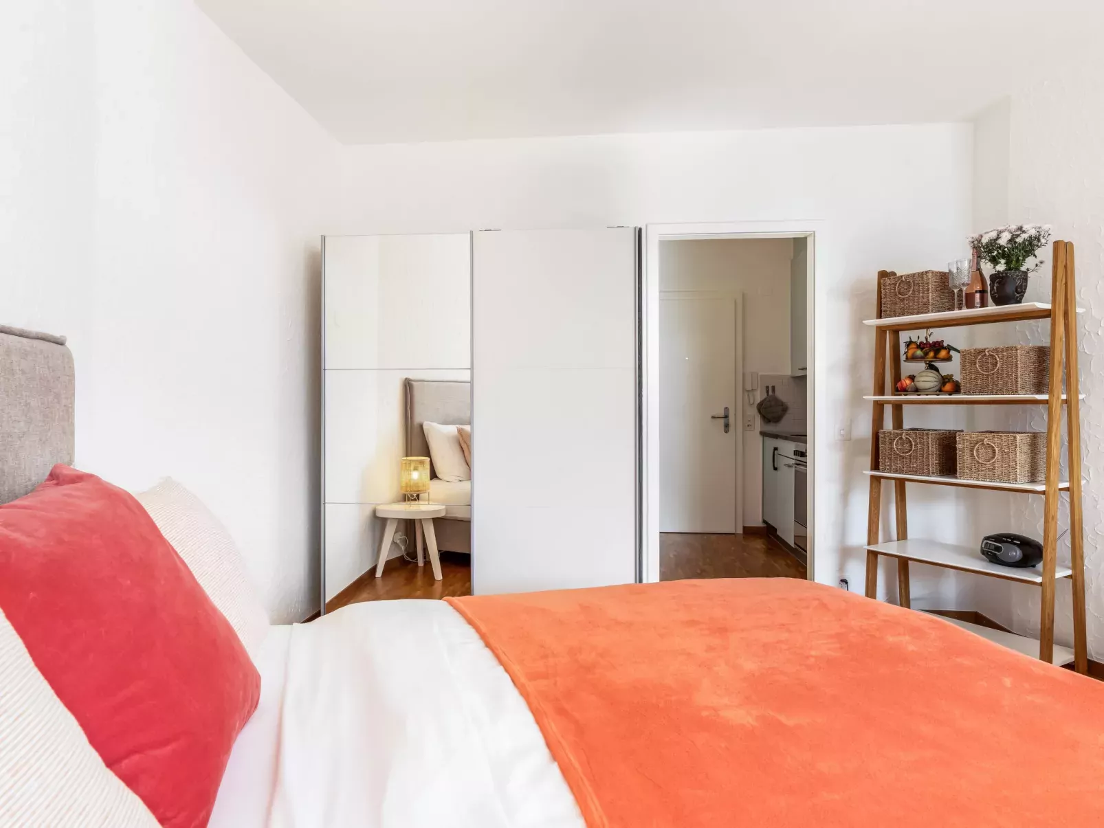 Double Room Modern-Inside