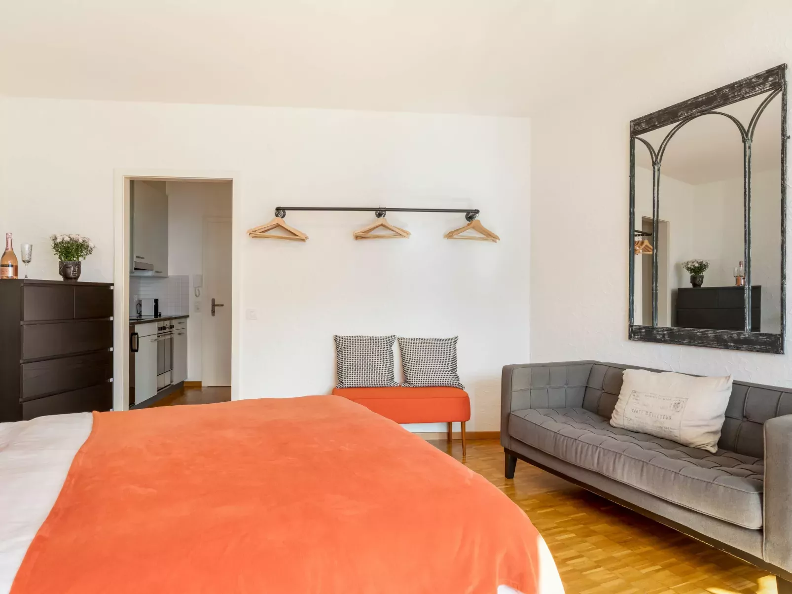 Double Room Modern-Inside