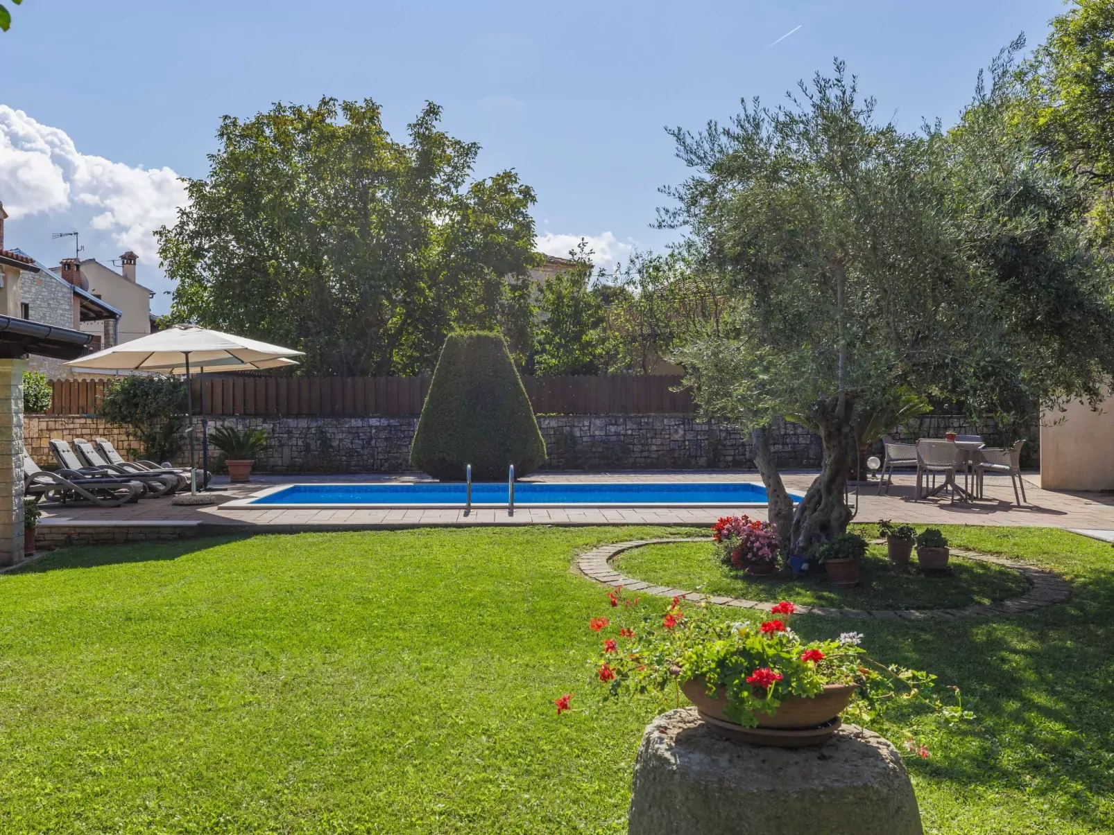 Villa Maria-Outside