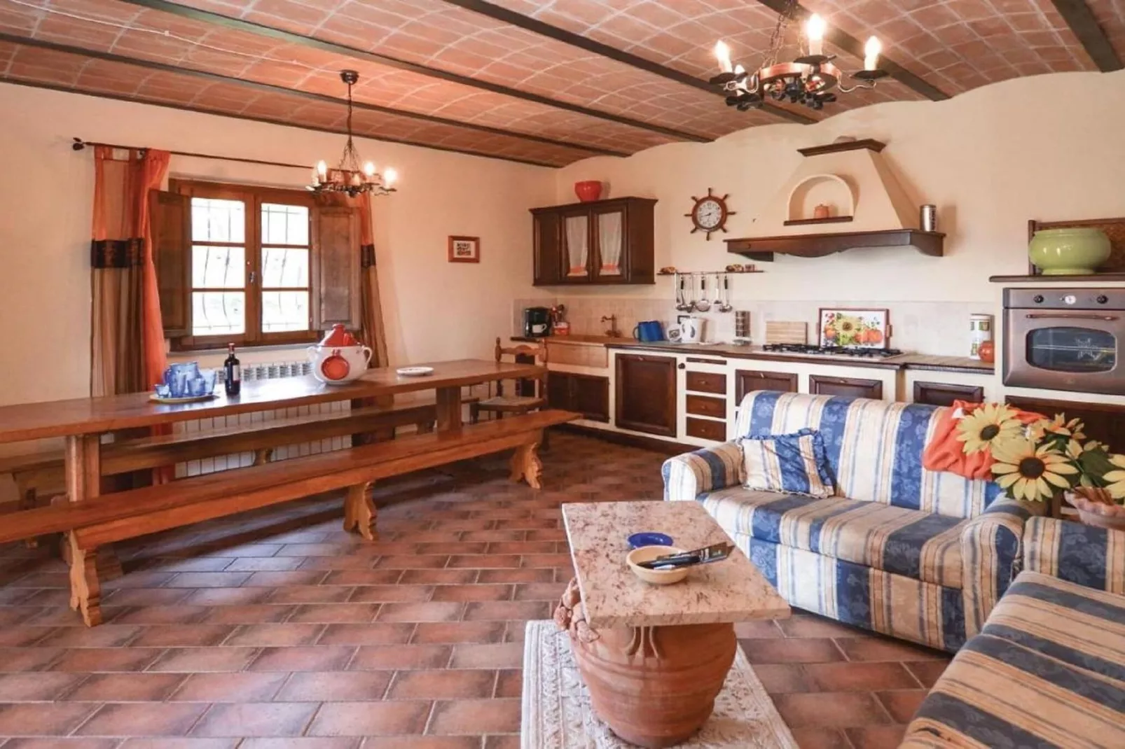 La Quiete di Montalbano-Dining room