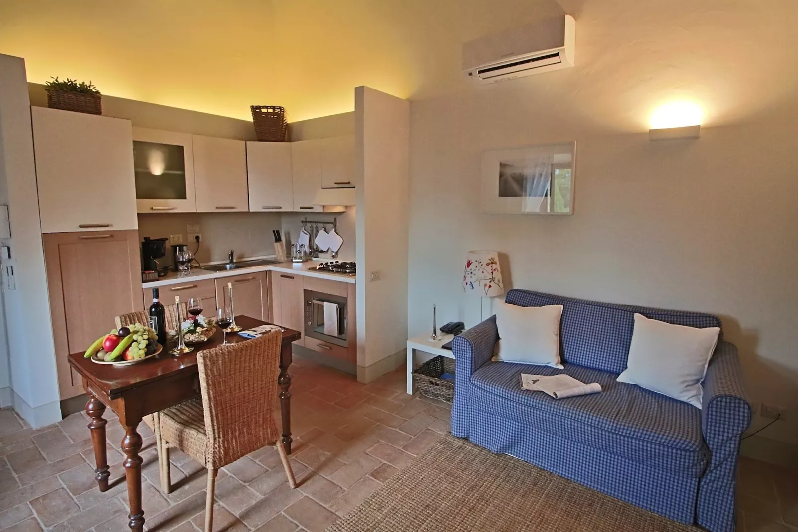Primo Sole-Living room