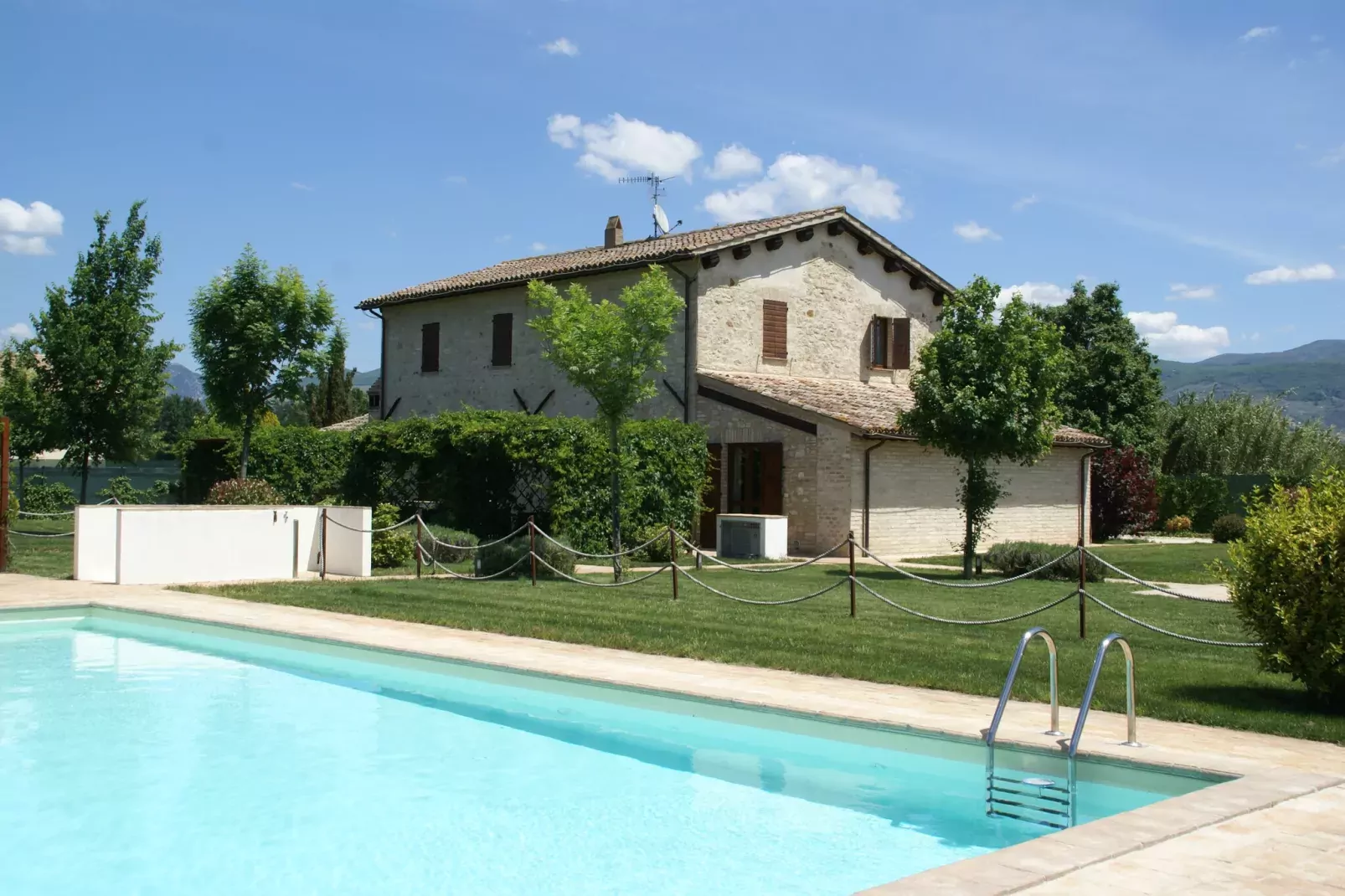 Le Volte-Exterior in summer
