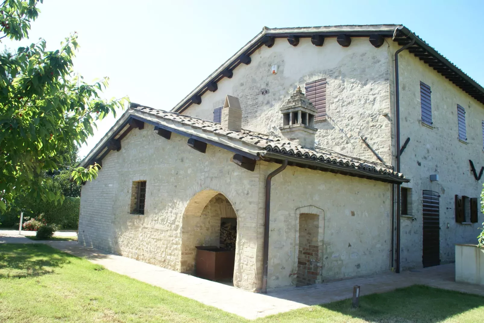 Le Volte-Exterior in summer