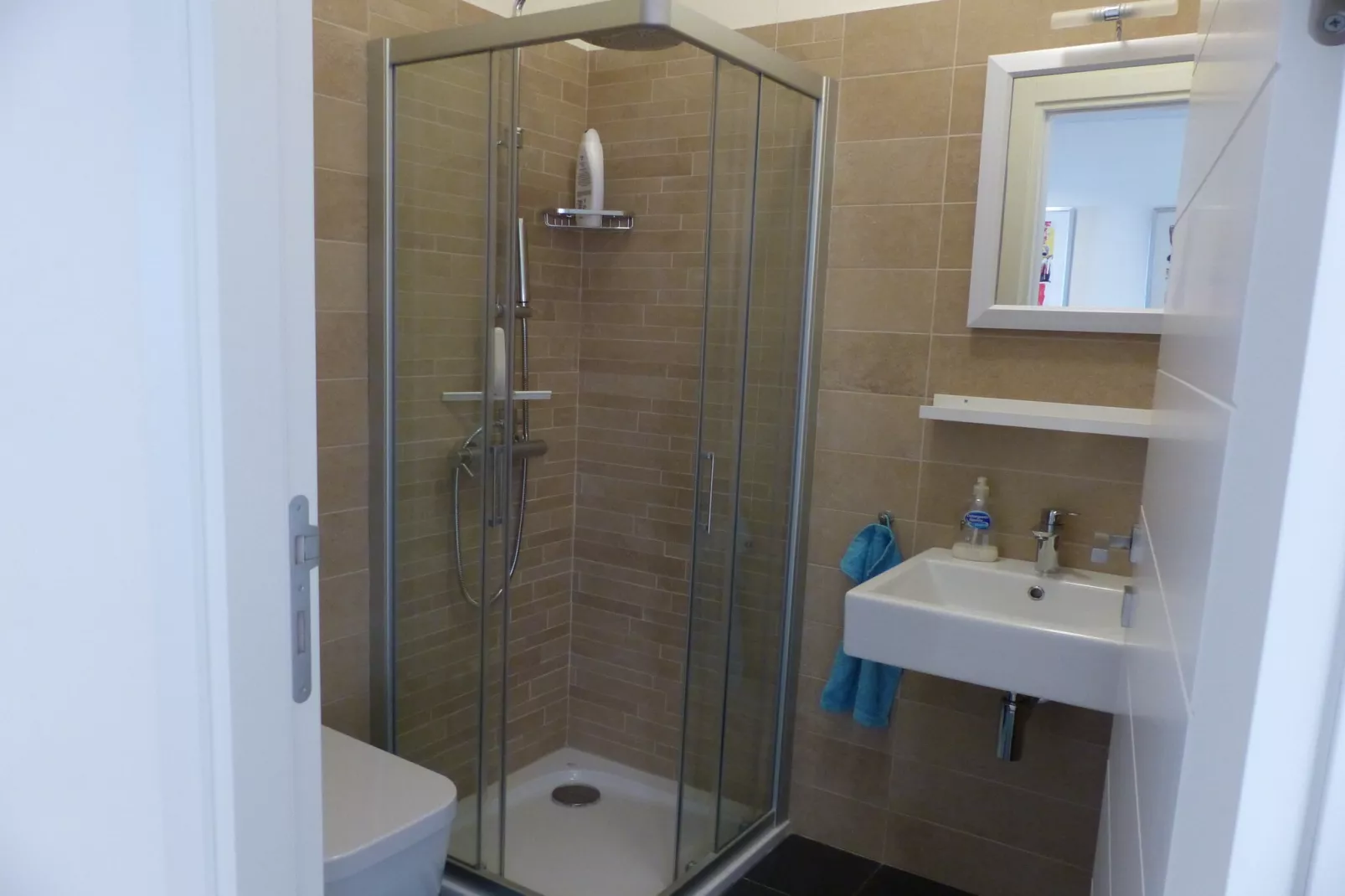 On the Waterfront-Bathroom