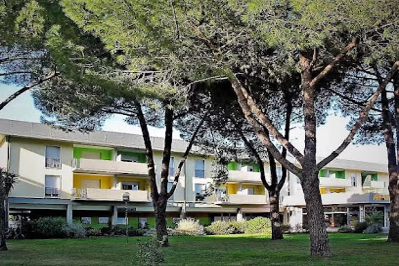 Residenza Alberghiera Italia in Luni - Bilocale B4-Außenbereich Sommer