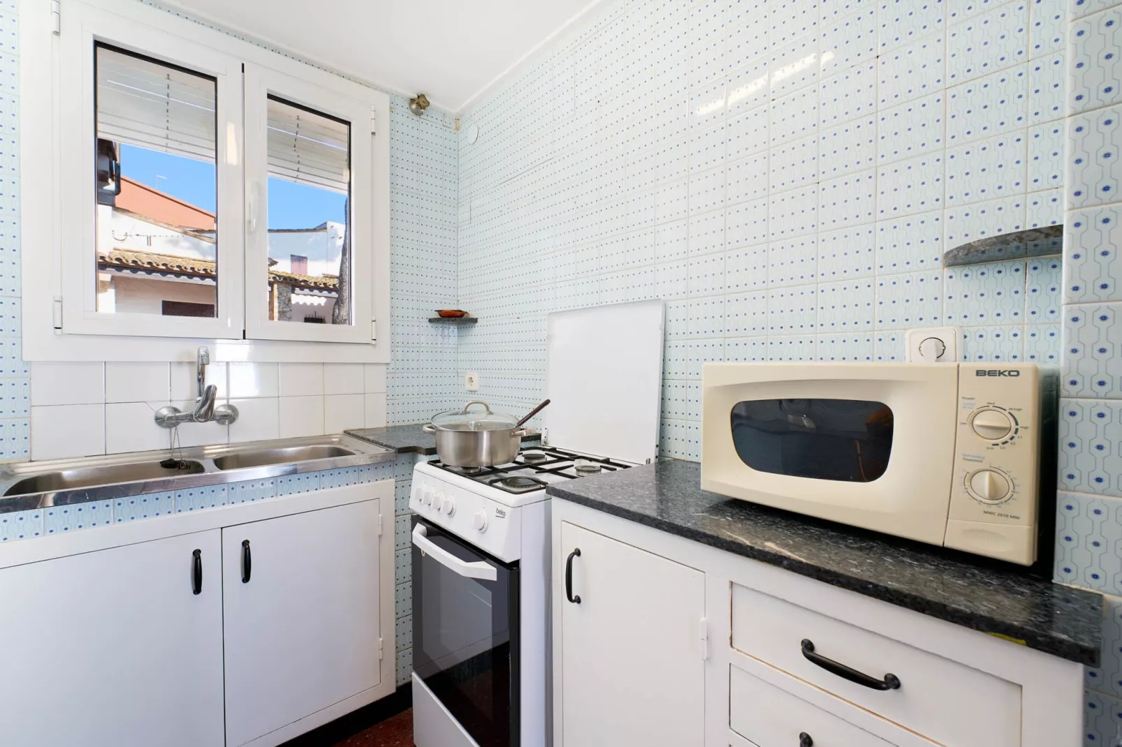 Pruneda-Kitchen