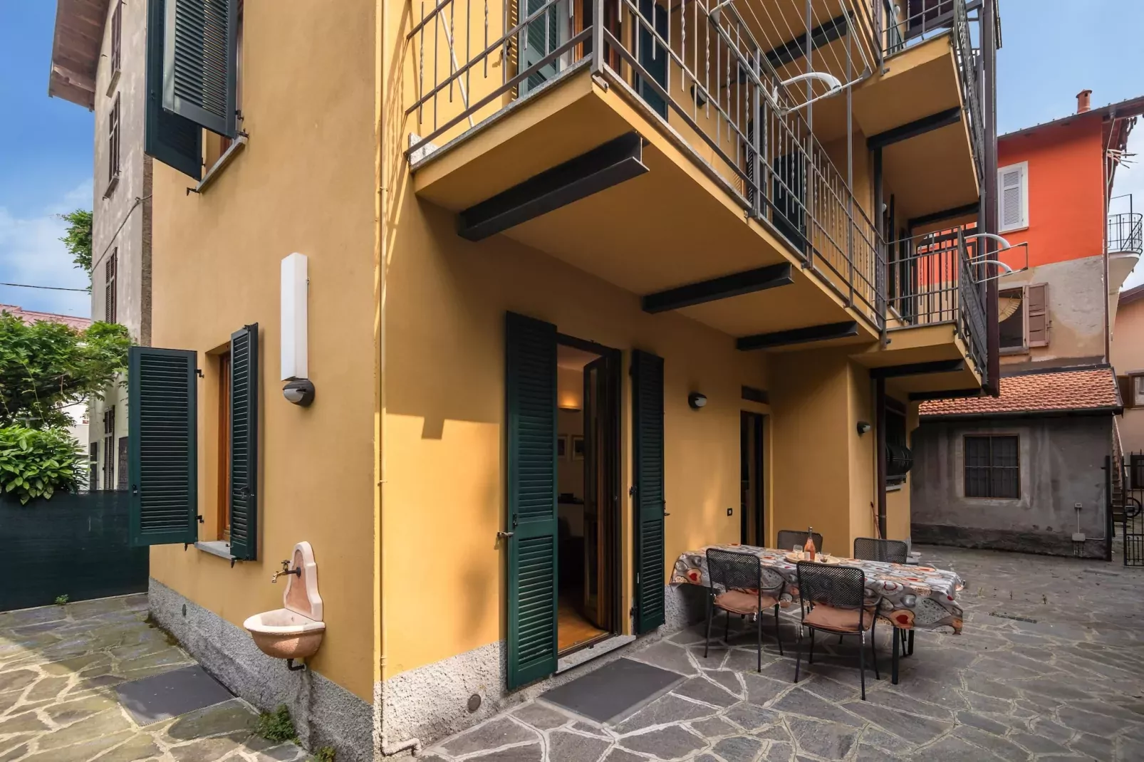 Casa Cristina Meina Centro 4-Exterior summer