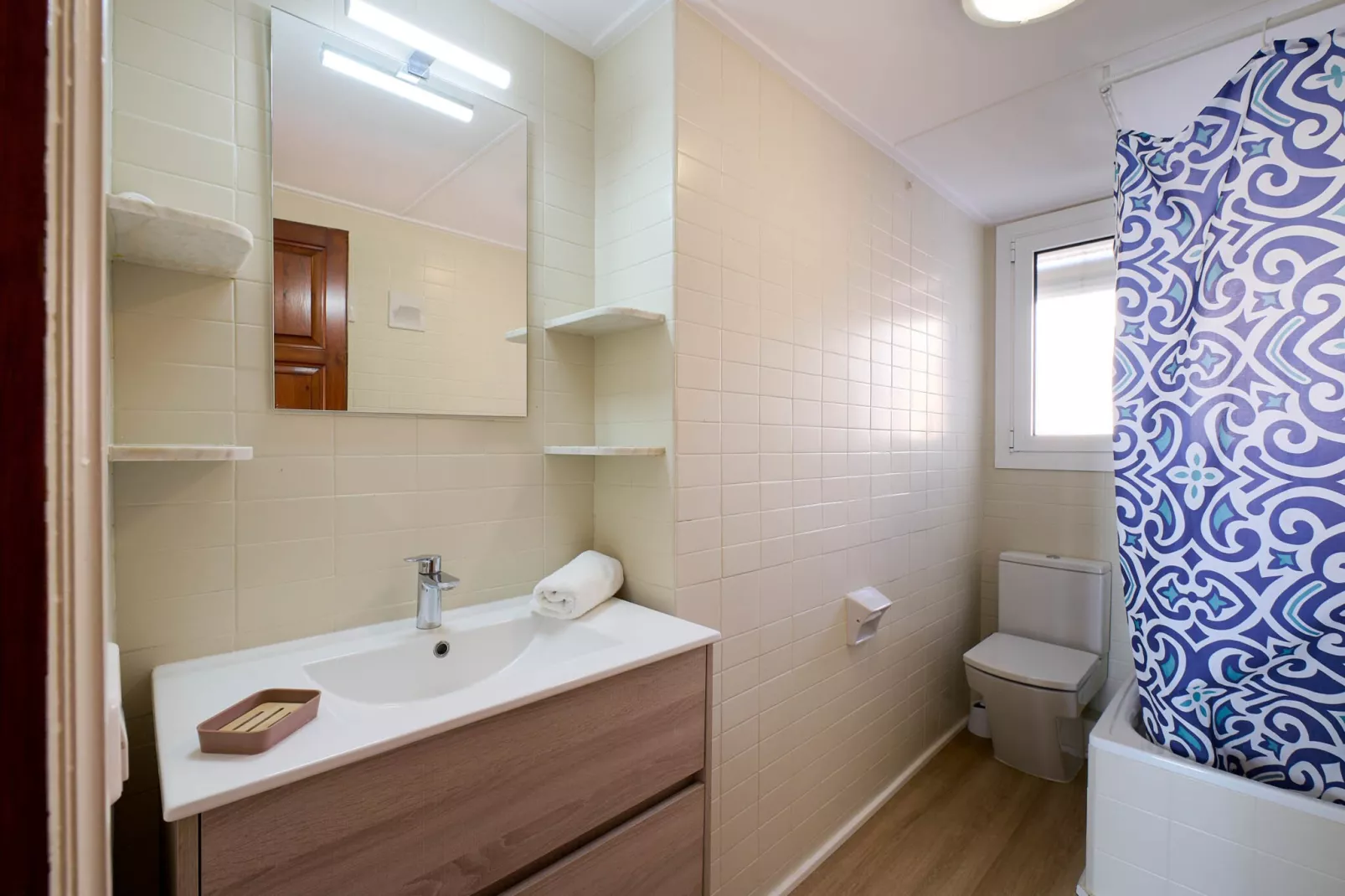 Pruneda-Bathroom