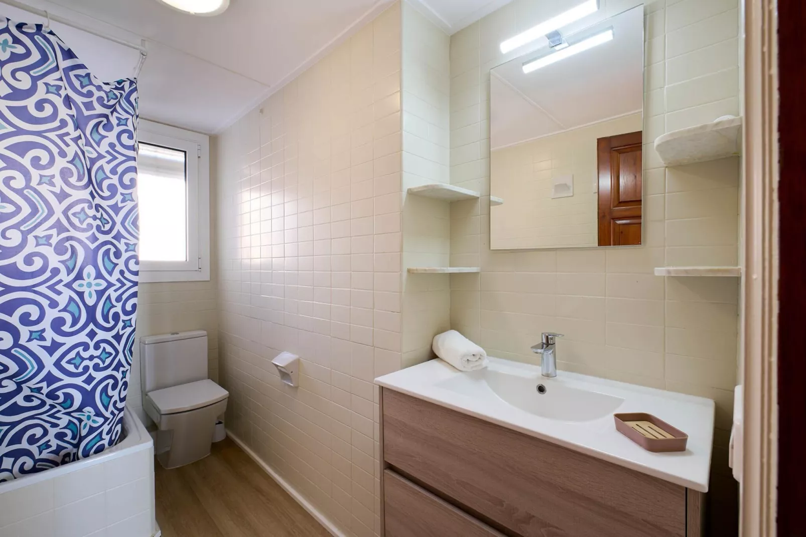Pruneda-Bathroom