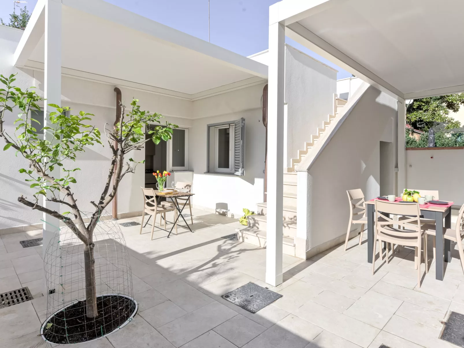 Pianosa I-Outside