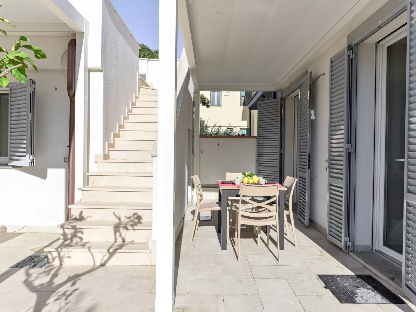 Pianosa I-Outside