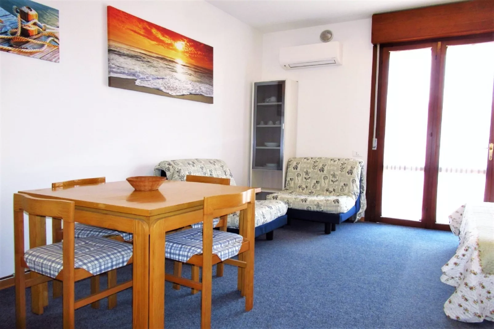 Cutter A9-Living room