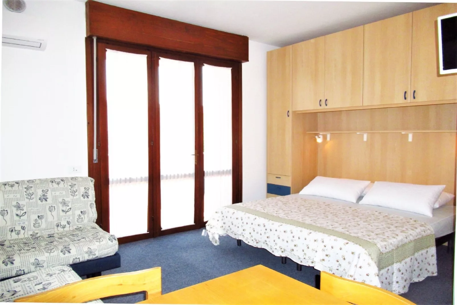Cutter A9-Living room