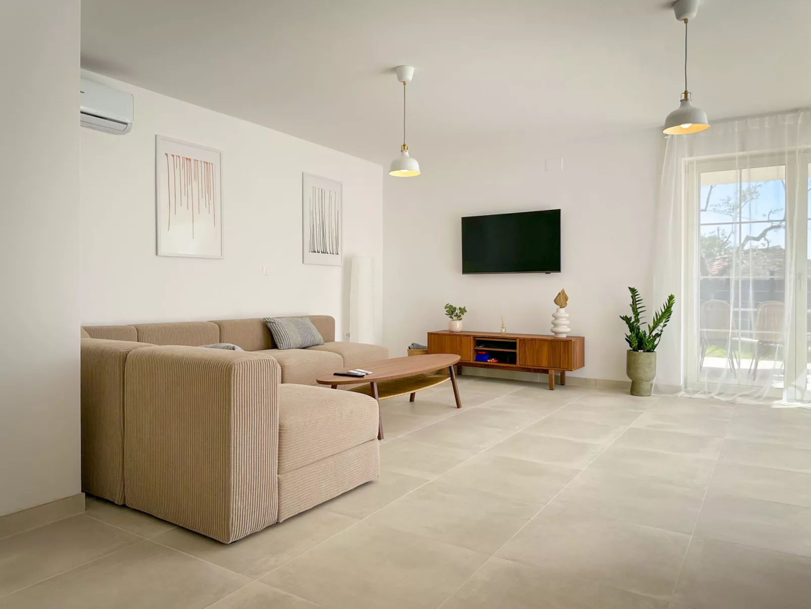 Villa Gaudeo-Inside