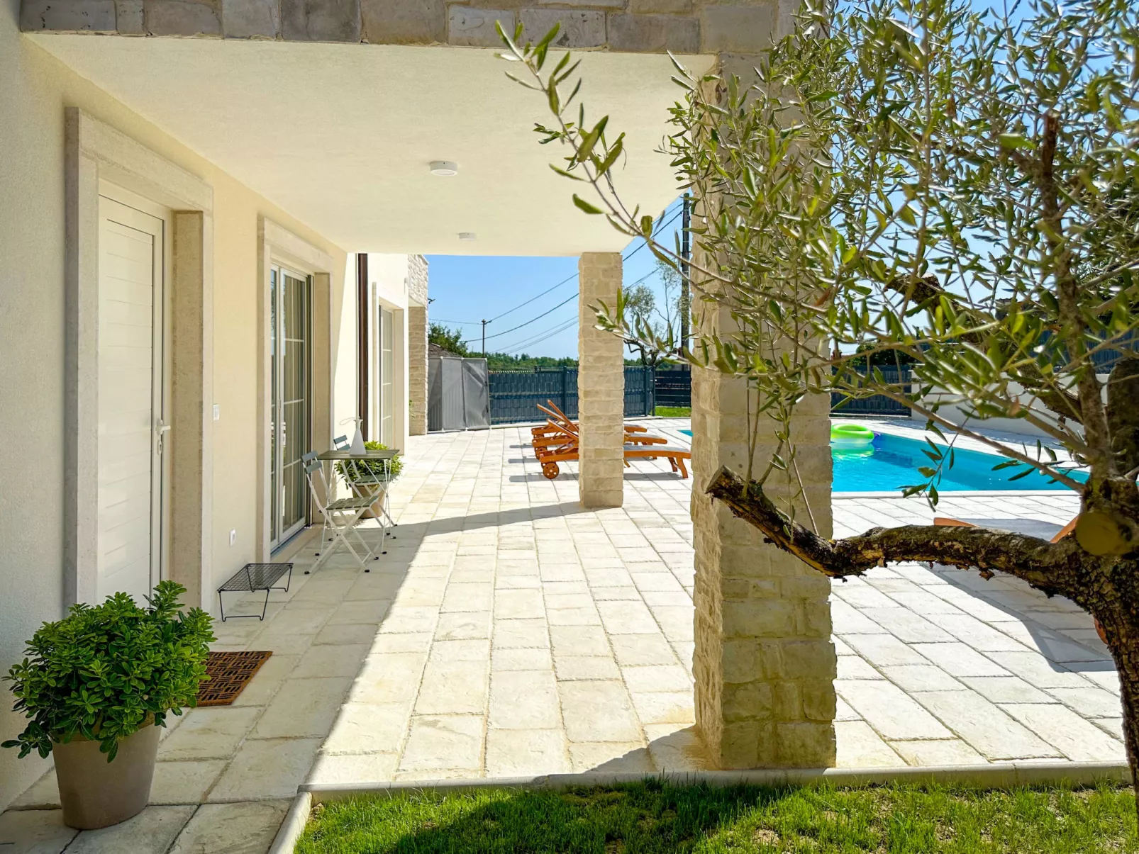 Villa Gaudeo-Outside