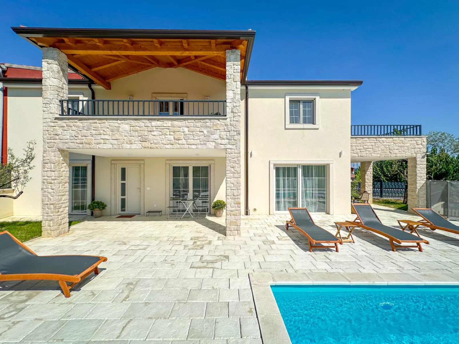 Villa Gaudeo-Outside