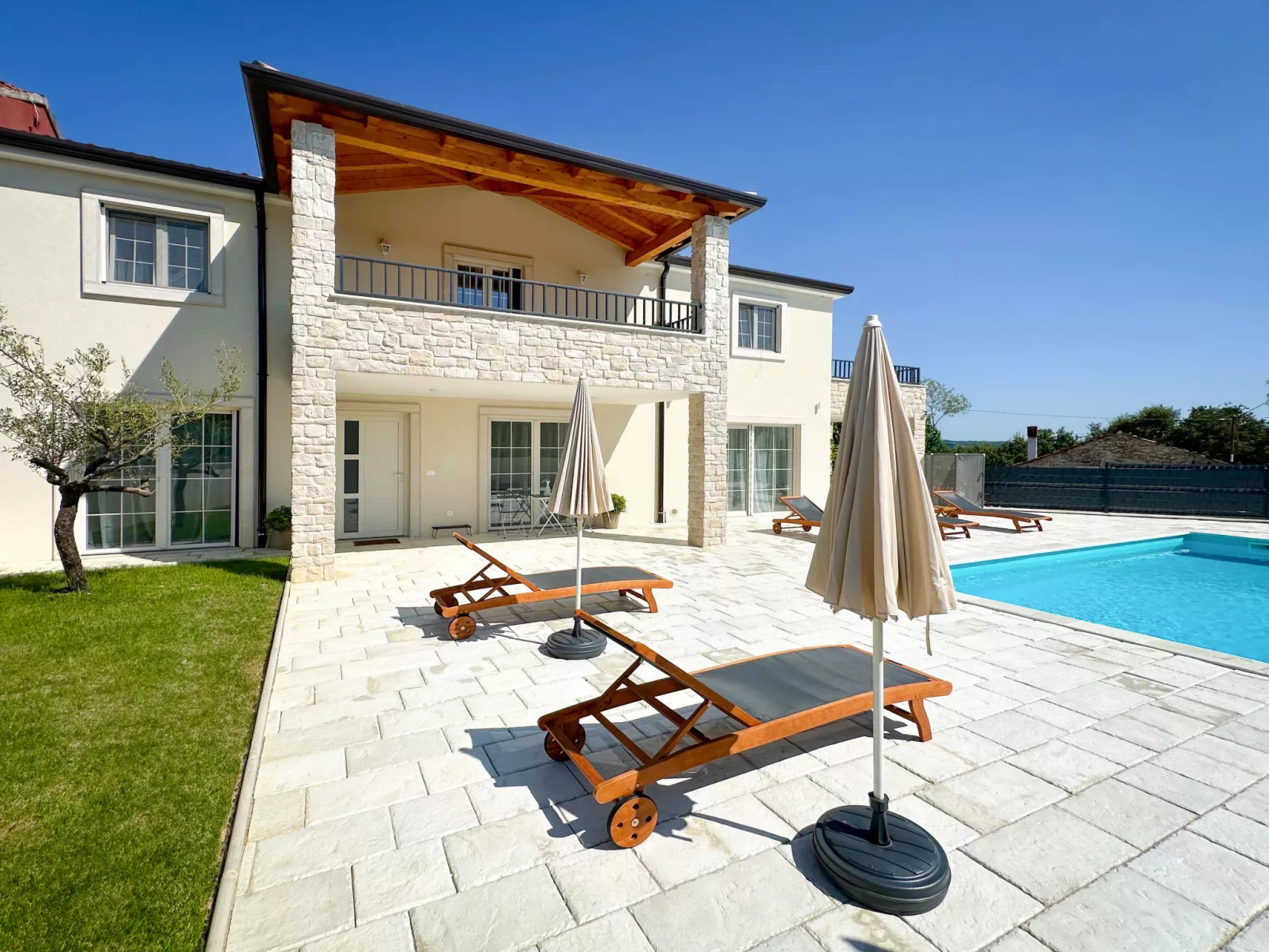 Villa Gaudeo-Outside