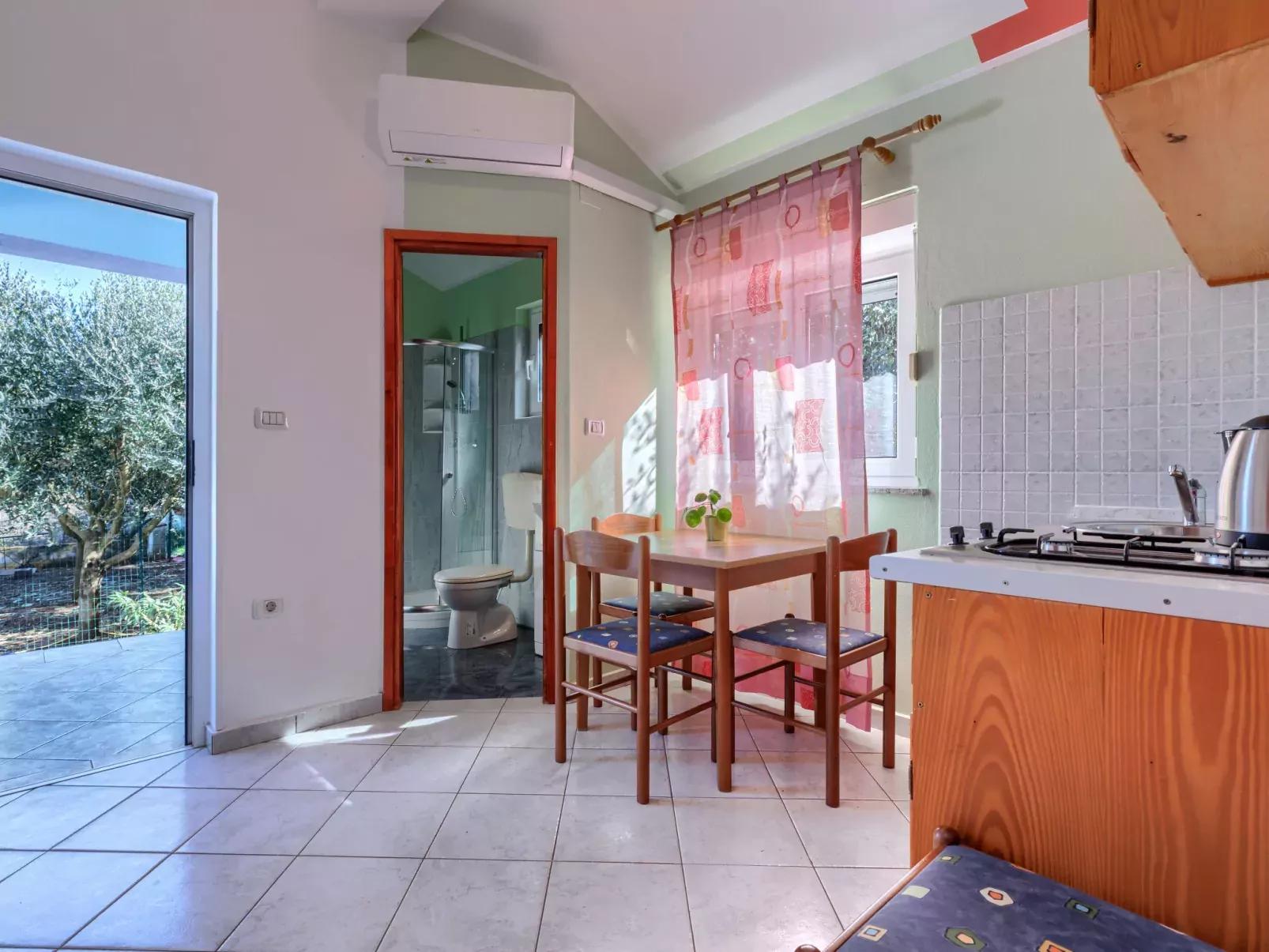 Villa Irma-Inside