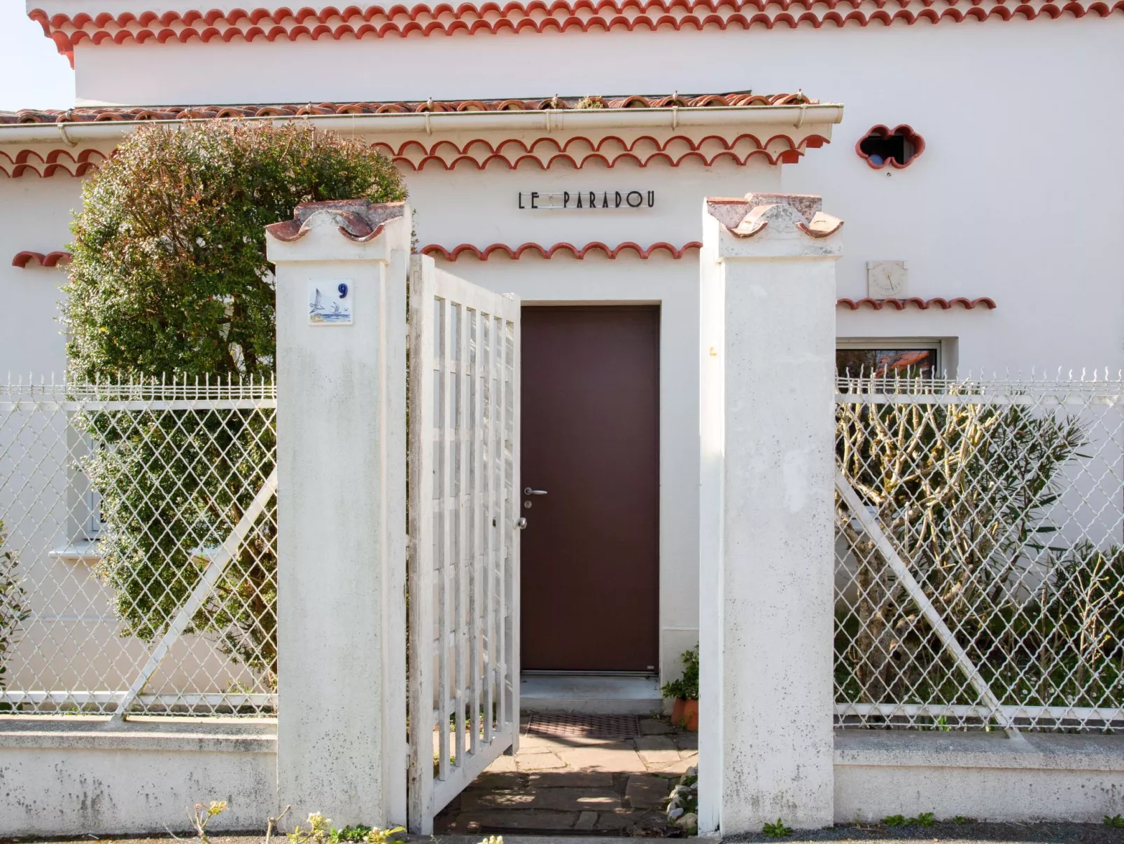 Le Paradou-Outside