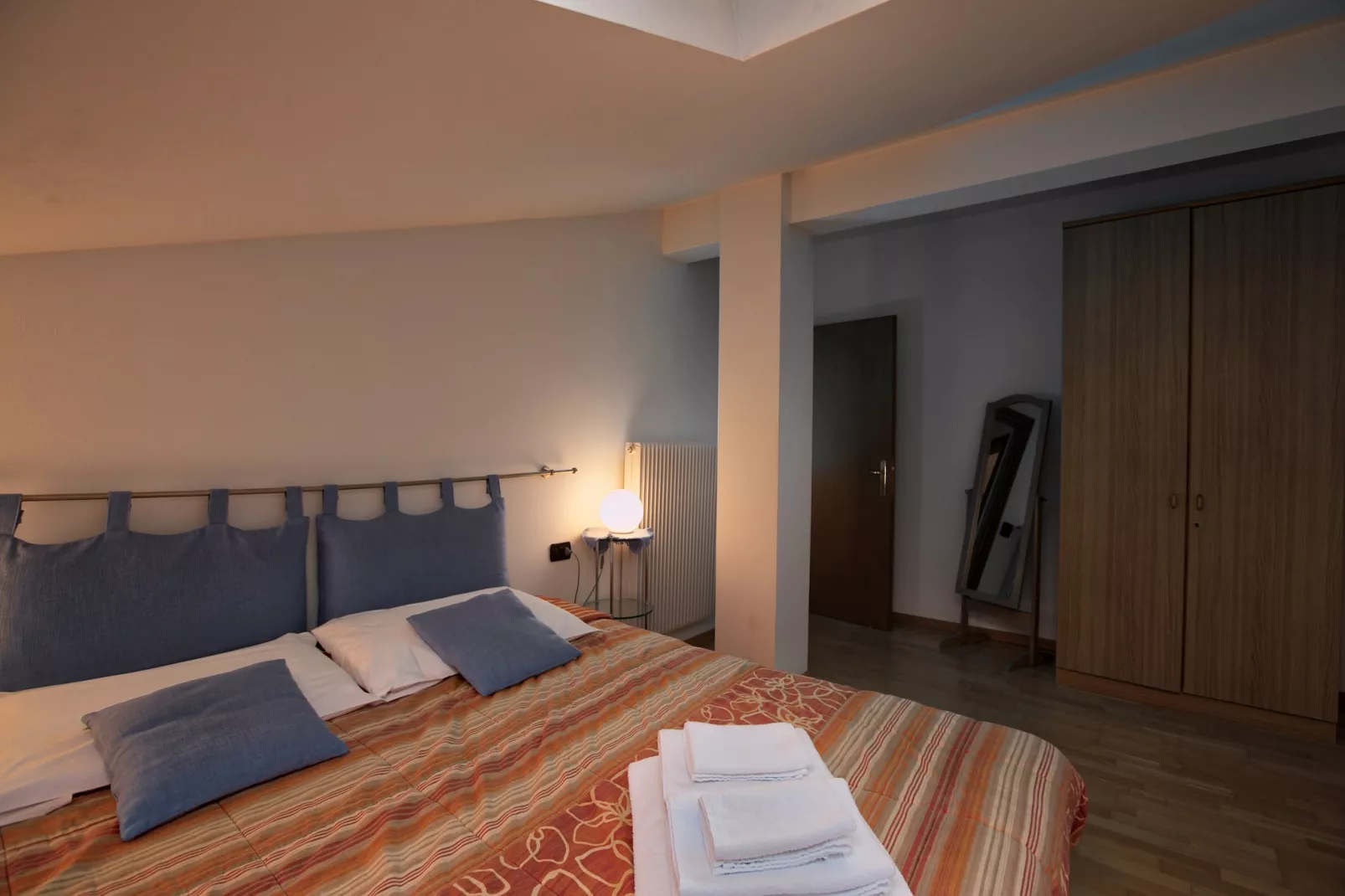 Fiamme-Bedroom