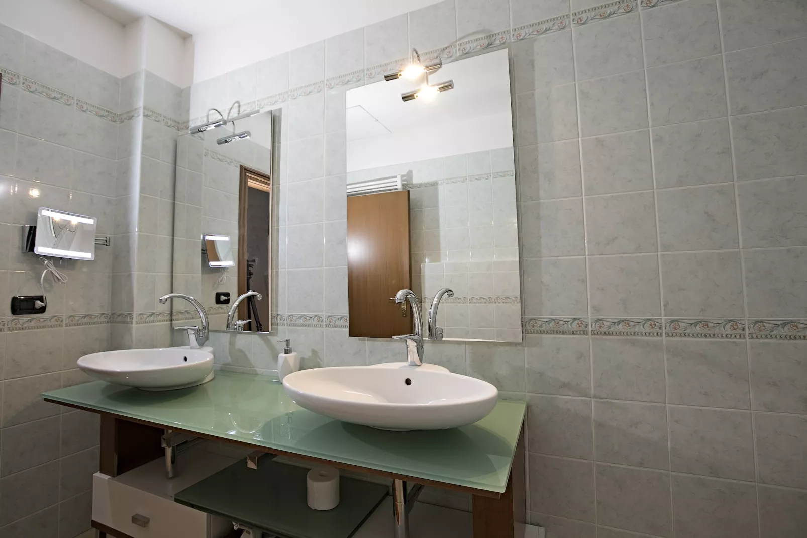 Fiamme-Bathroom