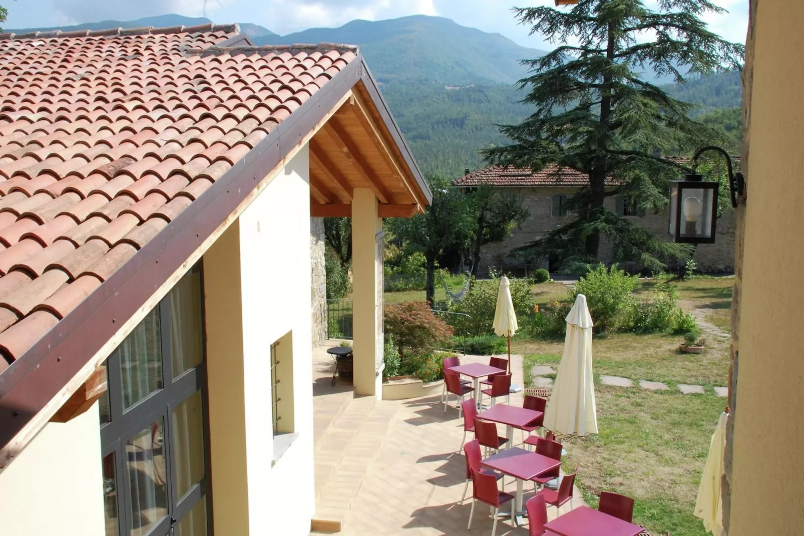 Borgo Belvedere Combi-Exterior summer