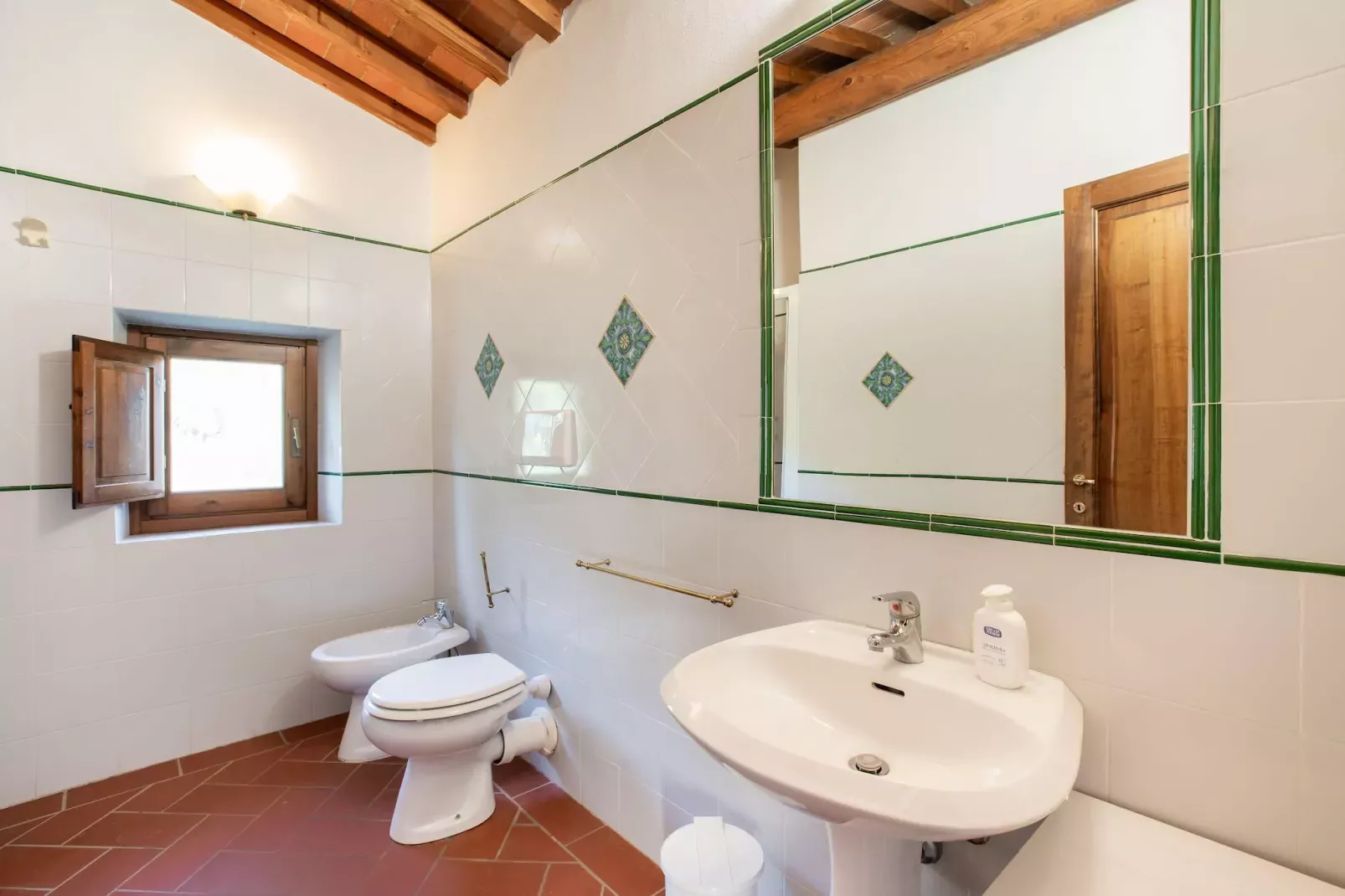 Rosa-Bathroom