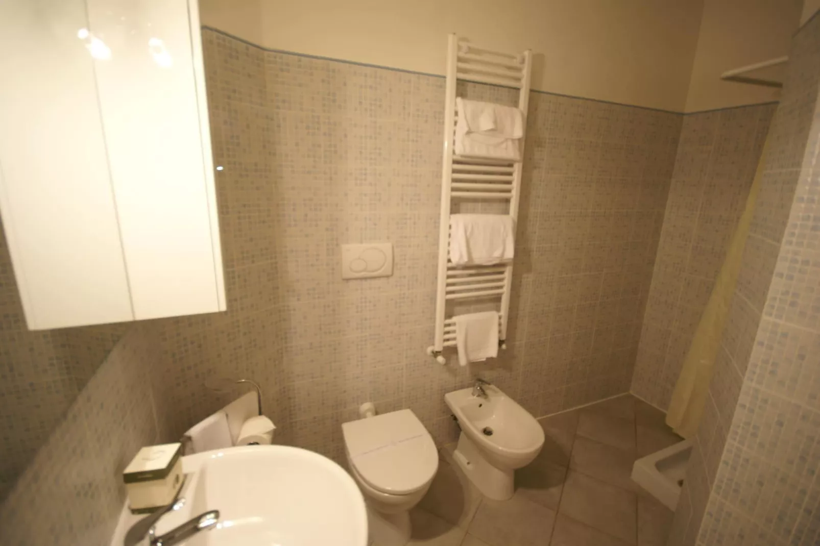 Chianti Village Morrocco B4-Bathroom