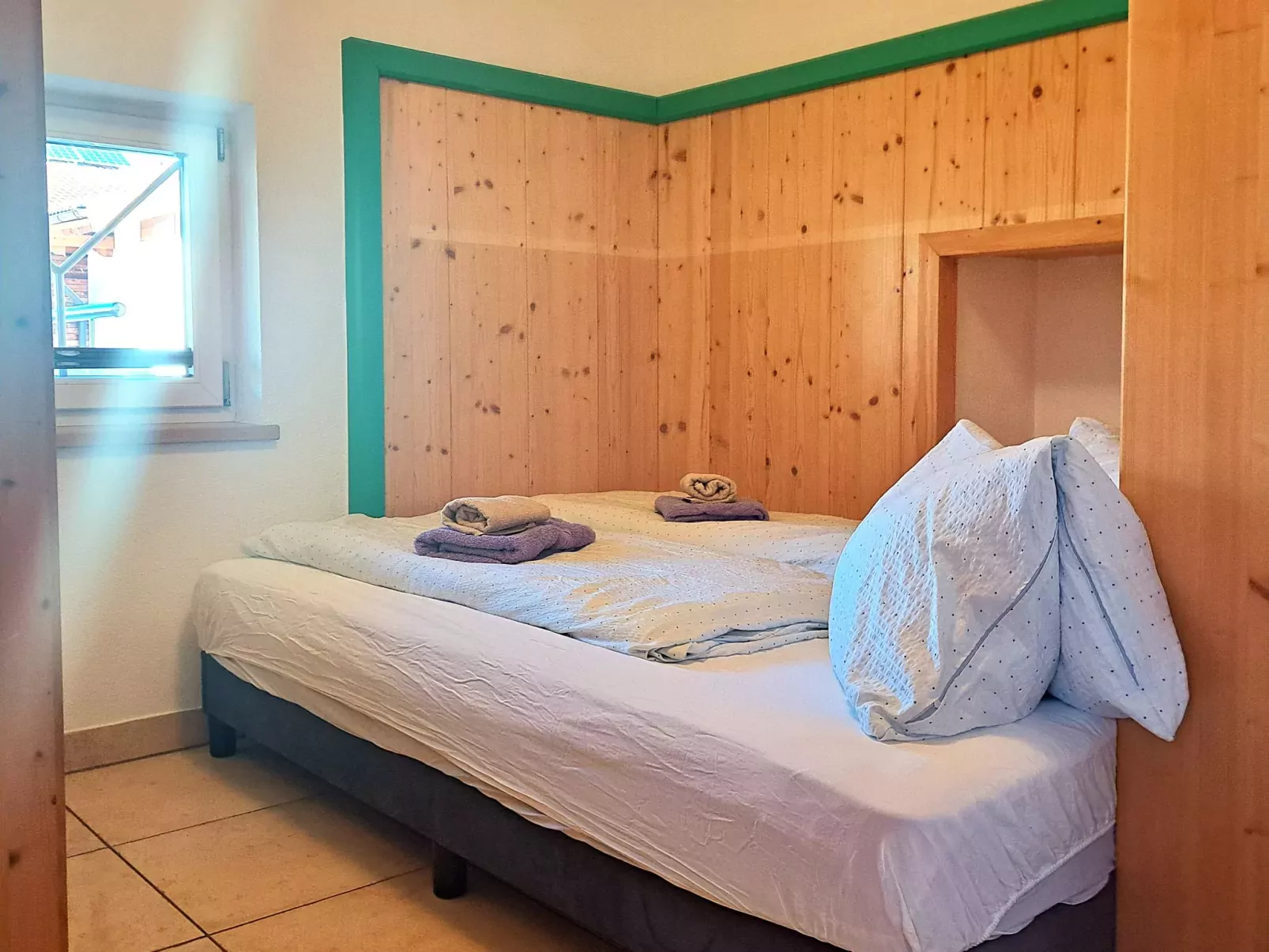 Evi 1-Inside